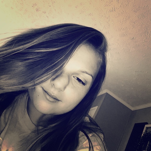 Meet your Posher, Kassidy - Picture 1 of 1